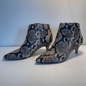 Sam Edelman Size 6.5 Snakeskin Booties